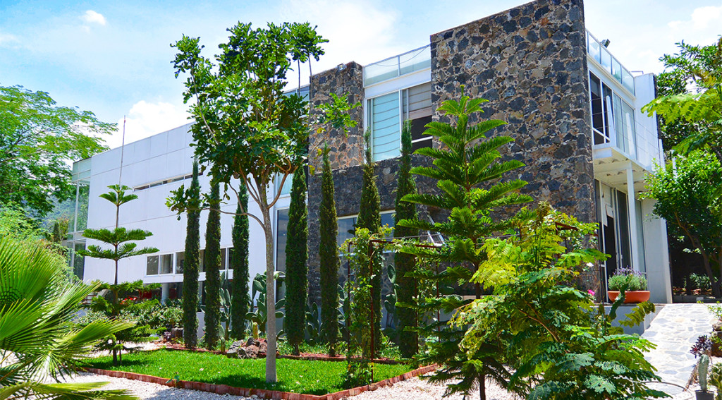 bienes_raices_de_lujo_en_el_bosque_con_alberca_casa_de_campo_Tepoztlan_cerros_14